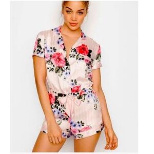 VICTORIA'S SECRET Pink Floral Satin Romper Shorts Pajamas Short Sleeve Medium